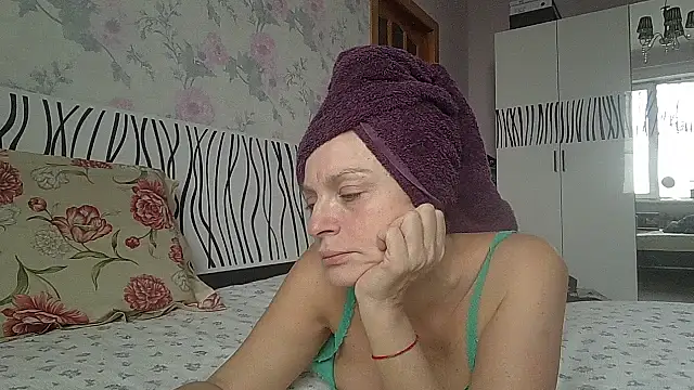 Snapshot of LindaStarS chatting on November 26, 2025, 6:58 am LindaStarS online show from November 26, 2025, 6:58 am