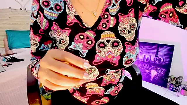 Snapshot of lilahSweet chatting on November 12, 2025, 11:43 am lilahSweet online show from November 12, 2025, 11:43 am