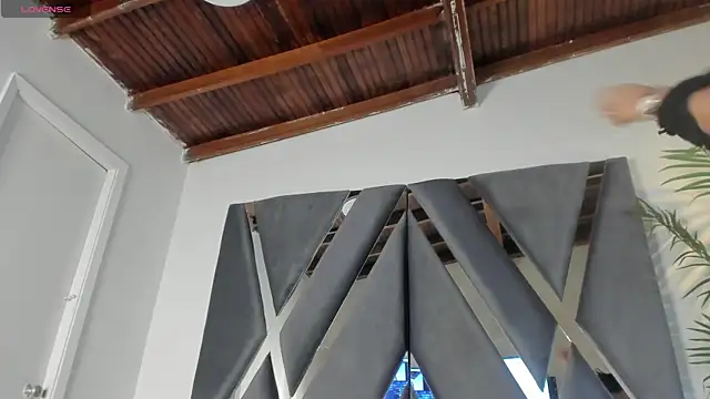 moonsweet1 online show from January 20, 2025, 6:32 pm