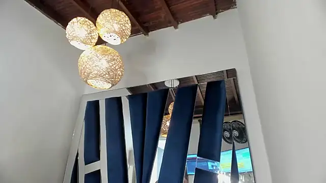 moonsweet1 online show from March 13, 2025, 6:56 pm