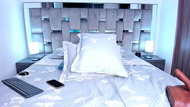 Cammiila online show from February 15, 2025, 7:50 pm