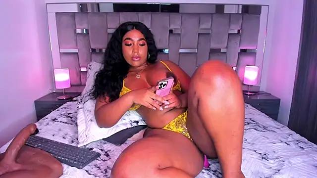 Cammiila online show from March 19, 2025, 7:27 pm