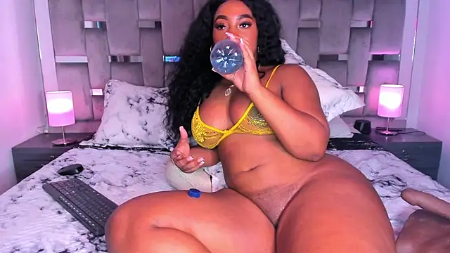 Cammiila online show from March 19, 2025, 10:31 pm