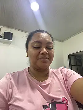 Snapshot of yanza2002 chatting on October 6, 2025, 11:24 pm yanza2002 online show from October 6, 2025, 11:24 pm