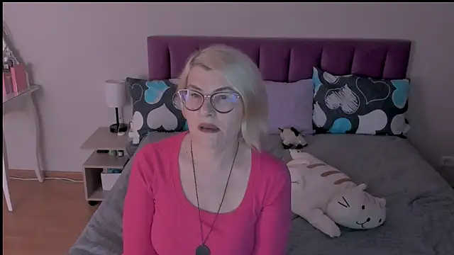 sabrinamacmarren online show from February 23, 2025, 6:56 pm