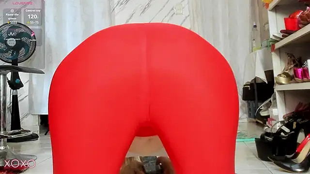 samanthaExsotic online show from November 15, 2025, 1:18 pm