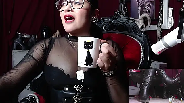 Snapshot of MeGoddesSara chatting on January 4, 2025, 3:18 am MeGoddesSara online show from January 4, 2025, 3:18 am