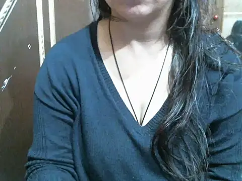 Snapshot of UrsMansi chatting on December 5, 2024, 3:48 am UrsMansi online show from December 5, 2024, 3:48 am