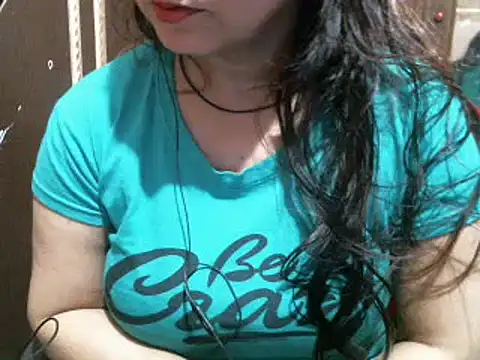 Snapshot of UrsMansi chatting on December 8, 2024, 3:43 am UrsMansi online show from December 8, 2024, 3:43 am