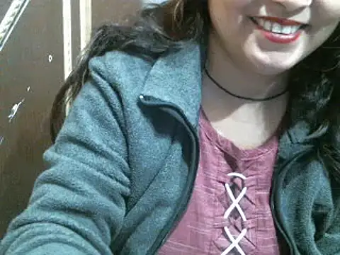 Snapshot of UrsMansi chatting on December 14, 2024, 5:18 am UrsMansi online show from December 14, 2024, 5:18 am