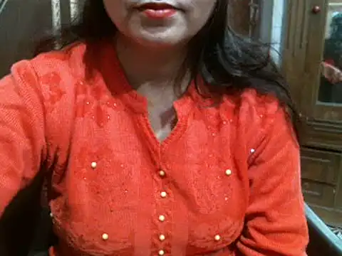 Snapshot of UrsMansi chatting on January 7, 2025, 5:33 am UrsMansi online show from January 7, 2025, 5:33 am