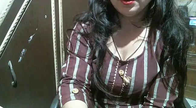 Snapshot of UrsMansi chatting on March 7, 2025, 12:04 am UrsMansi online show from March 7, 2025, 12:04 am