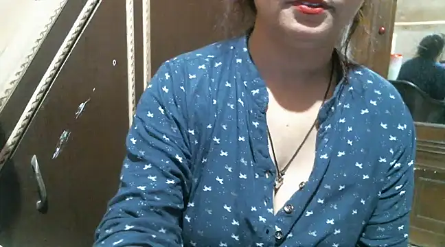 Snapshot of UrsMansi chatting on March 8, 2025, 1:39 am UrsMansi online show from March 8, 2025, 1:39 am