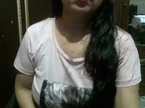 Snapshot of UrsMansi chatting on October 6, 2025, 8:50 pm UrsMansi online show from October 6, 2025, 8:50 pm