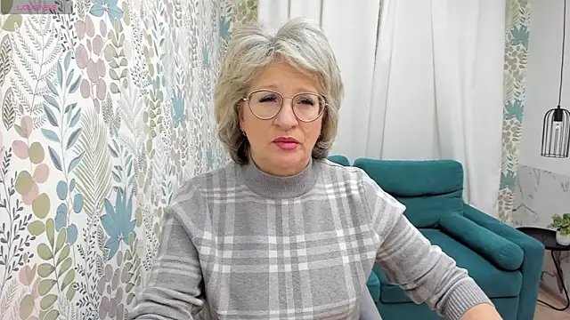 EvelynJoyful online show from December 13, 2024, 5:05 am