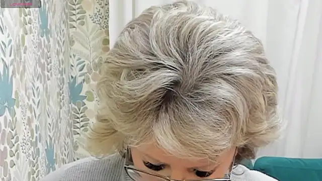 EvelynJoyful online show from January 24, 2025, 5:42 am