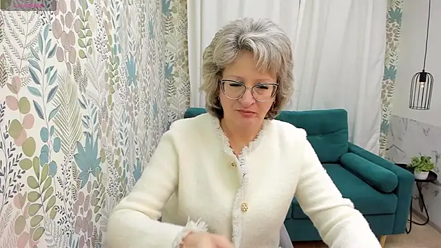 EvelynJoyful online show from February 6, 2025, 5:14 am