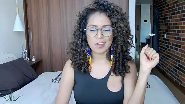 Snapshot of illaroom chatting on December 3, 2024, 9:45 pm illaroom online show from December 3, 2024, 9:45 pm