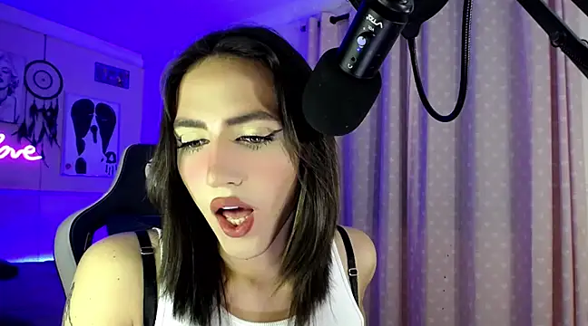 Snapshot of charlottesexxx chatting on January 28, 2025, 2:11 am charlottesexxx online show from January 28, 2025, 2:11 am