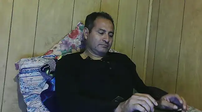 Snapshot of dantehot2020 chatting on December 25, 2024, 5:05 am dantehot2020 online show from December 25, 2024, 5:05 am