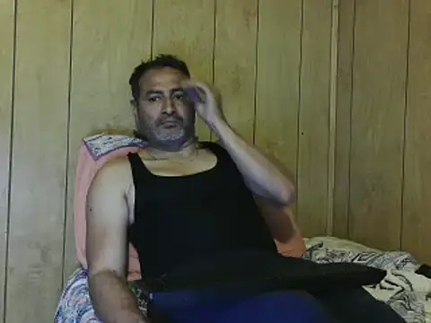 Snapshot of dantehot2020 chatting on January 2, 2025, 10:44 pm dantehot2020 online show from January 2, 2025, 10:44 pm