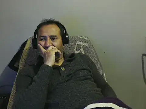 Snapshot of dantehot2020 chatting on January 8, 2025, 1:42 am dantehot2020 online show from January 8, 2025, 1:42 am