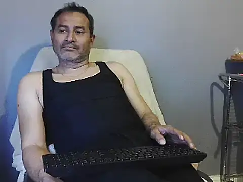 Snapshot of dantehot2020 chatting on January 17, 2025, 8:00 pm dantehot2020 online show from January 17, 2025, 8:00 pm