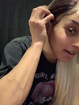 Snapshot of Rakiyahcharms chatting on February 27, 2025, 7:15 pm Rakiyahcharms online show from February 27, 2025, 7:15 pm