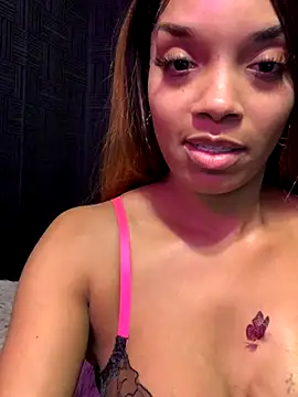 Snapshot of Rakiyahcharms chatting on October 28, 2025, 9:28 pm Rakiyahcharms online show from October 28, 2025, 9:28 pm