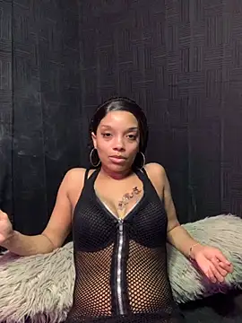 Snapshot of Rakiyahcharms chatting on November 20, 2025, 11:37 pm Rakiyahcharms online show from November 20, 2025, 11:37 pm