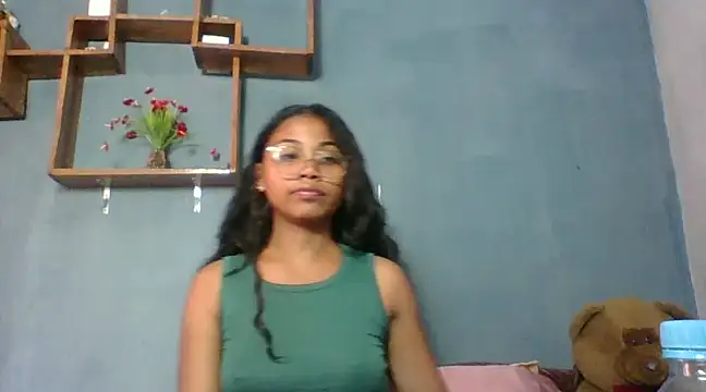 Snapshot of naya86 chatting on February 18, 2025, 6:15 am naya86 online show from February 18, 2025, 6:15 am