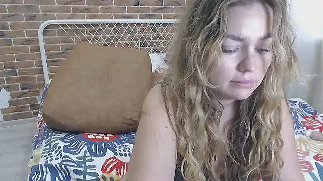Snapshot of xxkristinaxx chatting on March 6, 2025, 10:41 am xxkristinaxx online show from March 6, 2025, 10:41 am