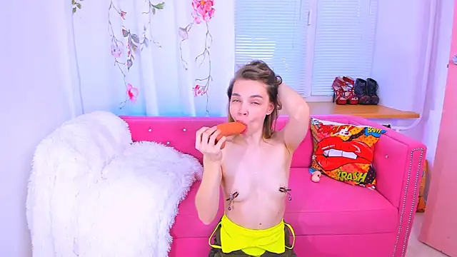 Snapshot of The_Deep_Passion chatting on March 2, 2025, 12:43 pm The Deep Passion online show from March 2, 2025, 12:43 pm