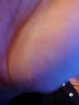 Snapshot of Perv10 chatting on November 17, 2025, 8:47 pm Perv10 online show from November 17, 2025, 8:47 pm