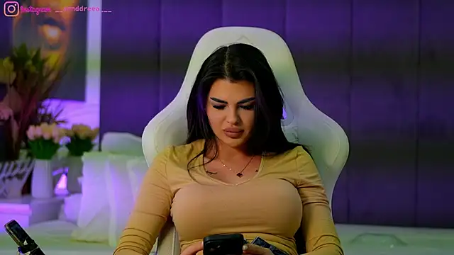 Snapshot of perfectt33n chatting on November 22, 2025, 4:50 pm perfectt33n online show from November 22, 2025, 4:50 pm