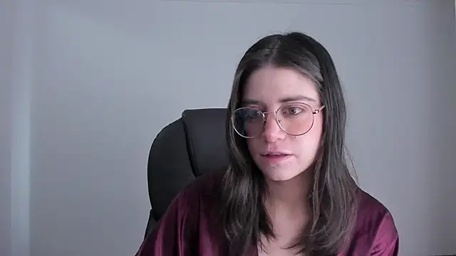 HazelKush online show from October 18, 2025, 1:34 pm