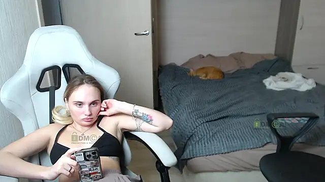 Snapshot of Sunny-Girl1 chatting on March 6, 2025, 7:10 pm Sunny-Girl1 online show from March 6, 2025, 7:10 pm