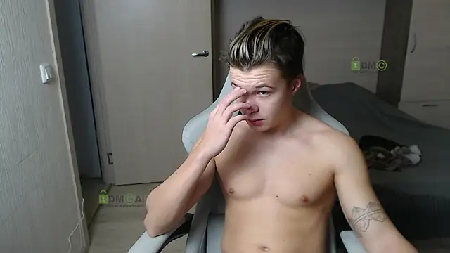 Snapshot of Sunny-Girl1 chatting on March 13, 2025, 6:05 am Sunny-Girl1 online show from March 13, 2025, 6:05 am