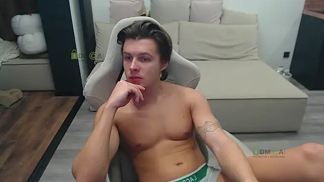 Snapshot of Sunny-Girl1 chatting on November 17, 2025, 8:20 am Sunny-Girl1 online show from November 17, 2025, 8:20 am