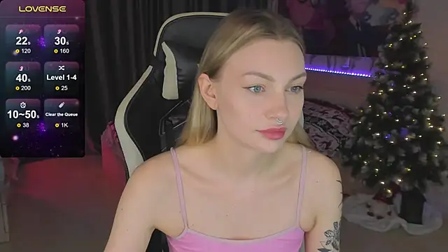 Snapshot of BiMolly chatting on January 11, 2025, 1:06 am BiMolly online show from January 11, 2025, 1:06 am