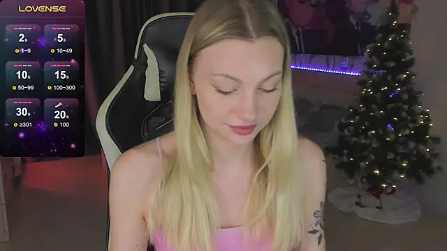 Snapshot of BiMolly chatting on January 27, 2025, 3:18 pm BiMolly online show from January 27, 2025, 3:18 pm