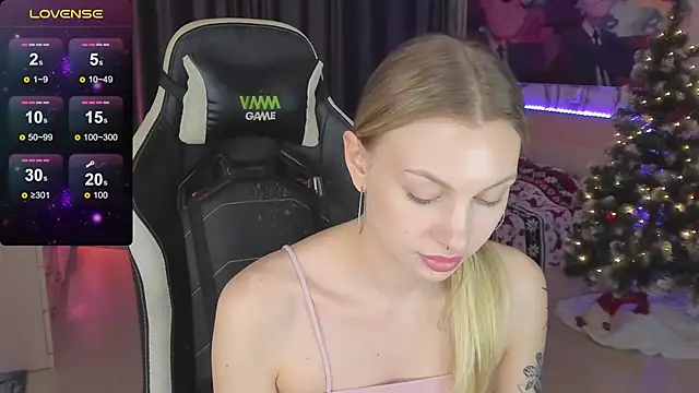 Snapshot of BiMolly chatting on February 26, 2025, 7:27 pm BiMolly online show from February 26, 2025, 7:27 pm