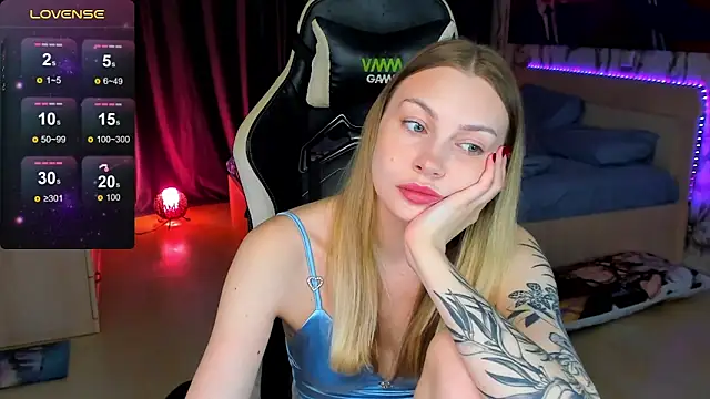 Snapshot of BiMolly chatting on September 25, 2025, 7:50 pm BiMolly online show from September 25, 2025, 7:50 pm