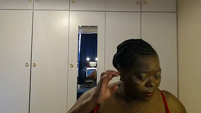 Snapshot of MatureBoobsDiva chatting on October 15, 2025, 2:39 pm MatureBoobsDiva online show from October 15, 2025, 2:39 pm