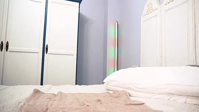 new dee online show from March 5, 2025, 12:22 pm