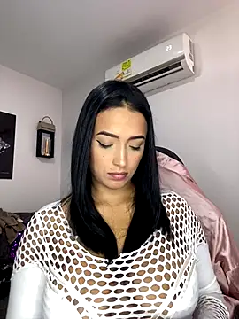 Snapshot of Shantal_Lovee chatting on September 20, 2025, 8:32 pm Shantal Lovee online show from September 20, 2025, 8:32 pm