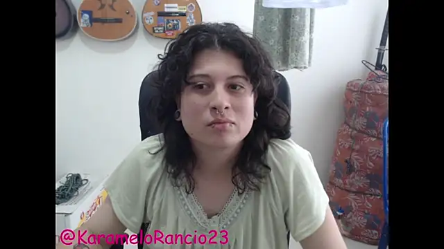Snapshot of Smoke_trip_Alicia chatting on February 1, 2025, 1:09 pm Smoke trip Alicia online show from February 1, 2025, 1:09 pm
