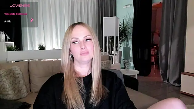 Snapshot of Libby_Nora chatting on December 12, 2024, 2:33 pm Libby Nora online show from December 12, 2024, 2:33 pm