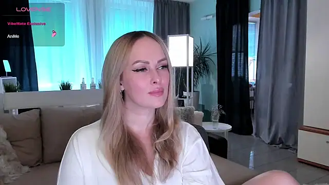 Snapshot of Libby_Nora chatting on December 20, 2024, 10:49 am Libby Nora online show from December 20, 2024, 10:49 am