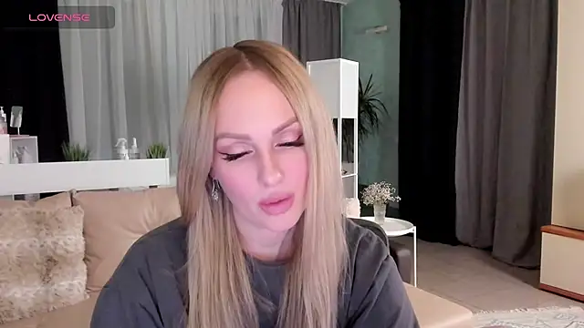 Snapshot of Libby_Nora chatting on January 21, 2025, 5:51 pm Libby Nora online show from January 21, 2025, 5:51 pm